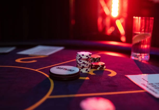Live dealer table interface with multiple camera angles